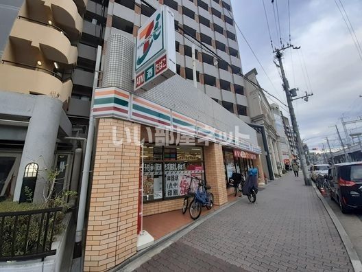 コンビニ　セブンイレブン神戸三宮駅東店（コンビニ）まで267m