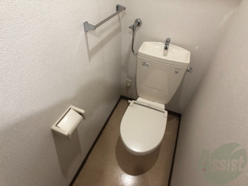 トイレ　こちらはトイレです。清潔感があり、安心して使用できます。