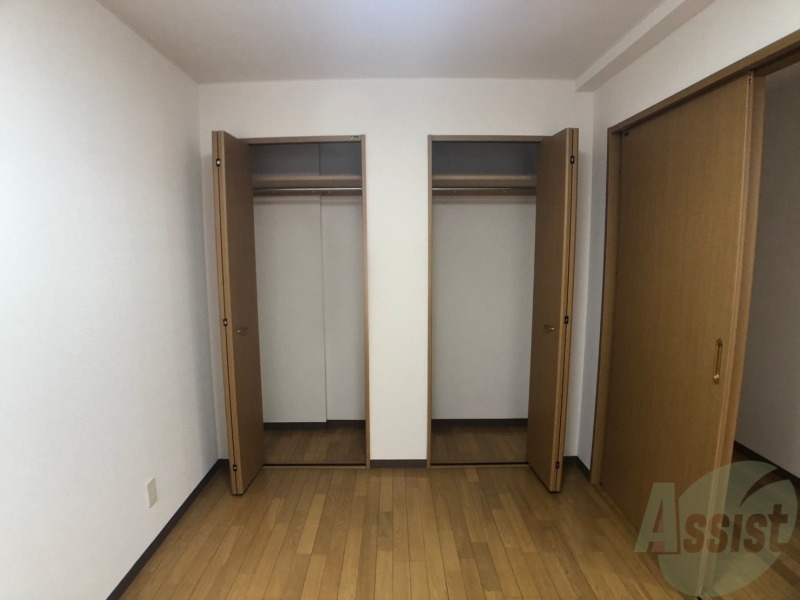 収納　寝室の収納です。部屋がすっきり片付きます。