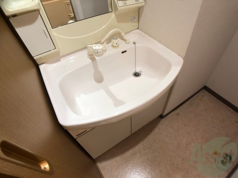 洗面設備　こちらに洗面台があります。朝の洗顔はこちらで。