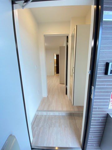 玄関　収納もある玄関です