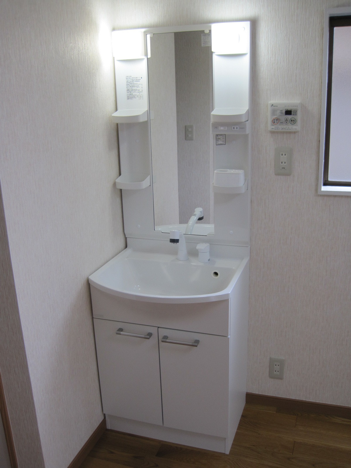 洗面設備　シャンプードレッサー　鏡面ヒーター付き