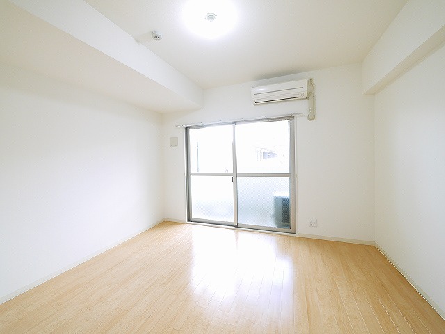 その他部屋・スペース　落ち着いた色調の洋室です