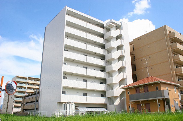 建物外観　落ち着いた雰囲気の外観です