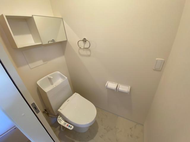 トイレ　シャワー付きトイレ