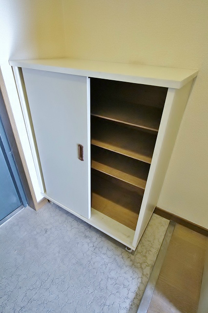 収納　シューズボックス