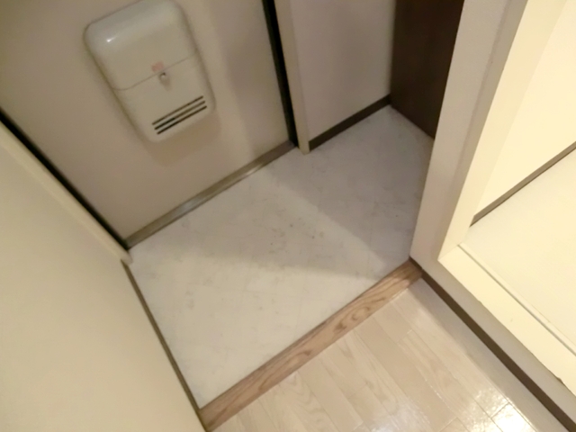 玄関　広さに余裕がある玄関スペースです。