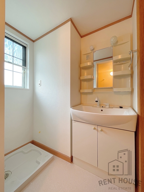 洗面設備　改装前の写真です♪♪