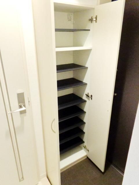 玄関　シューズボックス