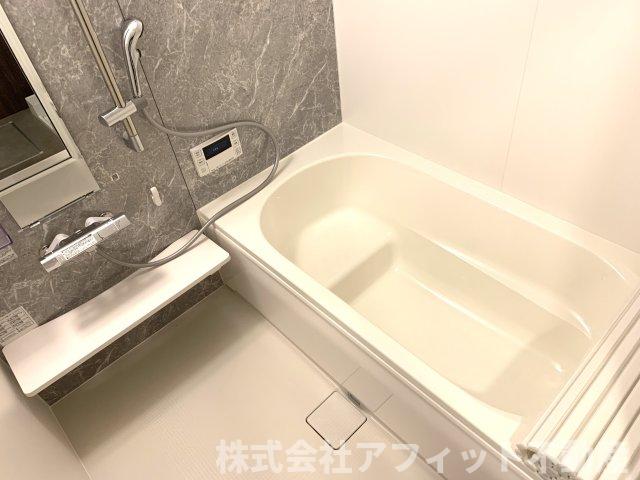 バス・シャワールーム　追い焚き機能付き