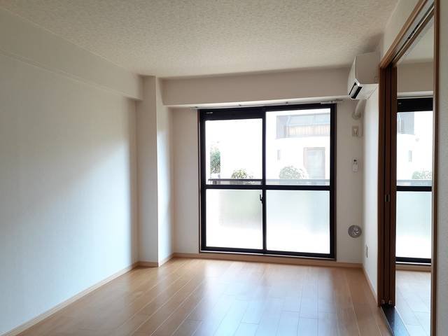 居室・リビング　ゆったりとした居間です