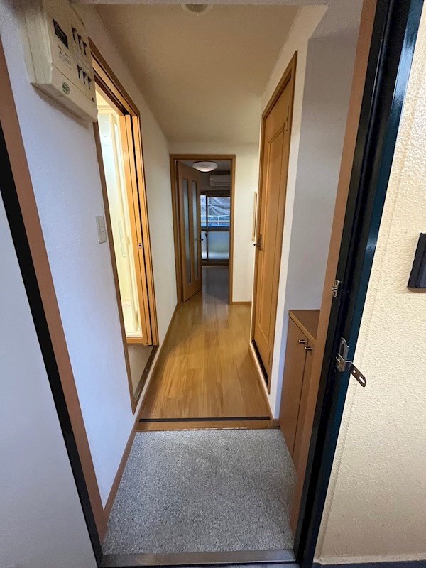 玄関　収納もある玄関です