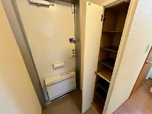 玄関　設備・仕様は号室により異なる為、現状を優先いたします。