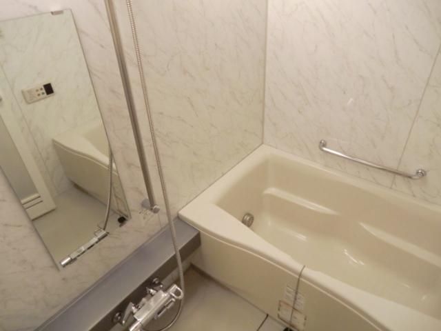 バス・シャワールーム　追い焚き・乾燥機能付セミオートバス