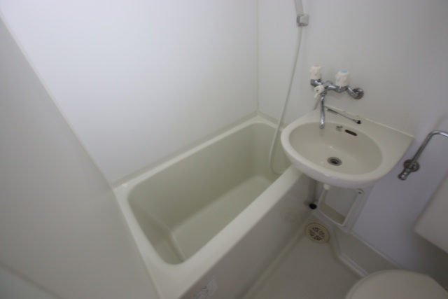 バス・シャワールーム　別室の参考写真です