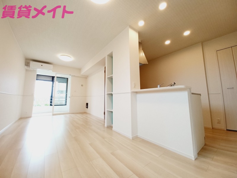 居室・リビング　同型参考写真