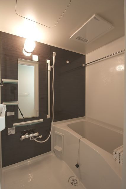 バス・シャワールーム　★買い物便利な立地！閑静な住宅地！設備・収納充実★