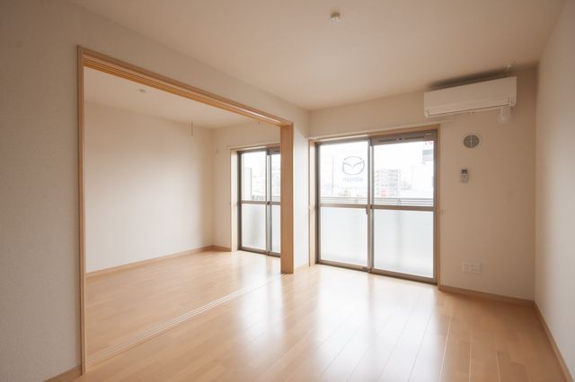 居室・リビング　★買い物便利な立地！閑静な住宅地！設備・収納充実★