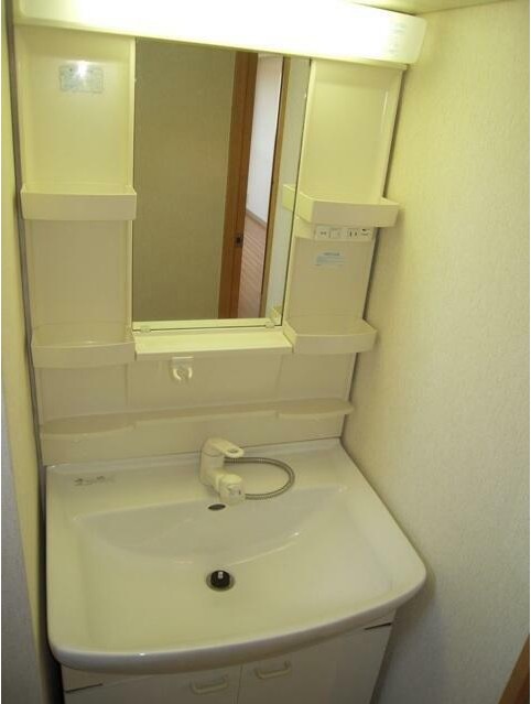 洗面設備　身支度に便利な洗面台！