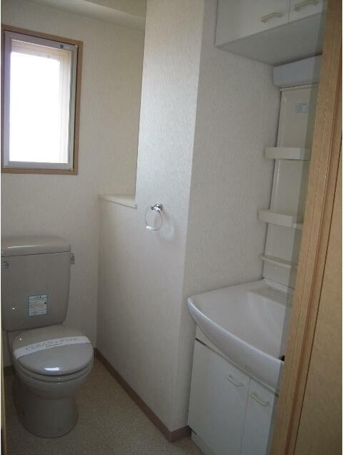 トイレ　嬉しい温水洗浄便座♪