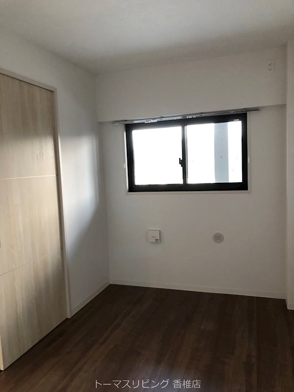 その他部屋・スペース　1，2号はホワイト、3，4号は写真のカラーとなります。