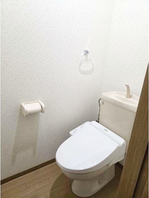 トイレ　嬉しい温水洗浄便座♪