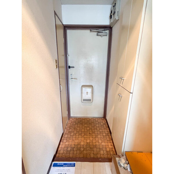 玄関　ゴミ捨て場