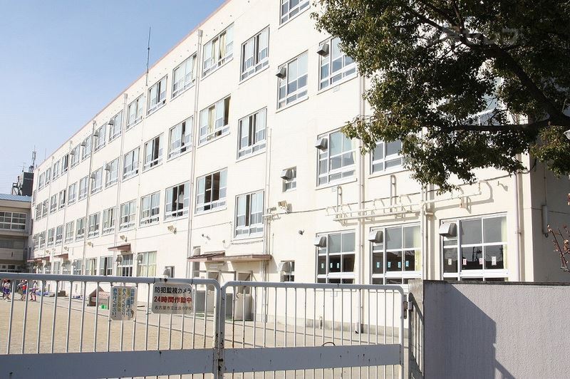 小学校　比良小学校（小学校）まで1023m