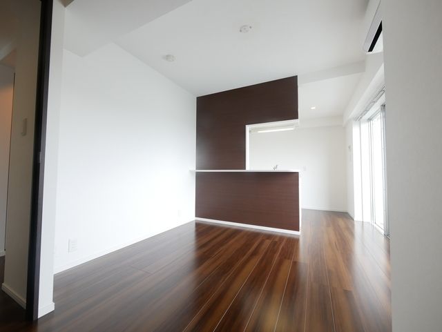 居室・リビング　※別部屋参考写真です