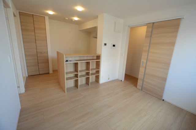 居室・リビング　エアコン付きで快適に過ごせます♪