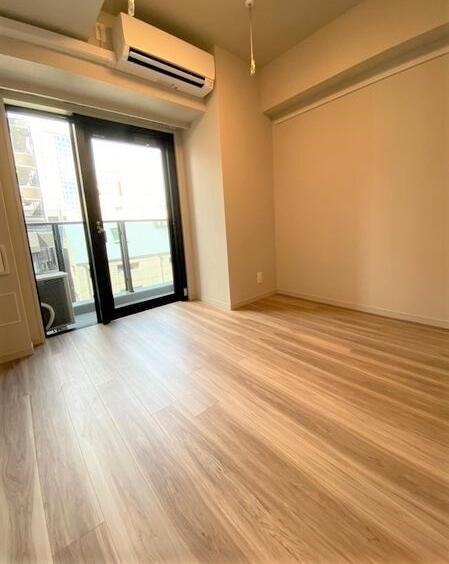 居室・リビング　同物件別部屋?