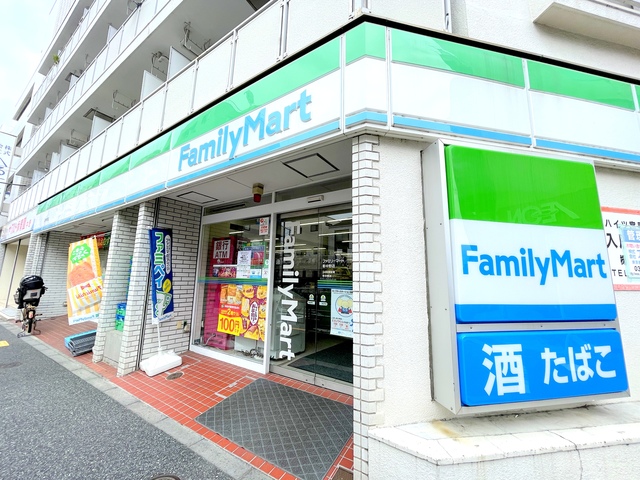 コンビニ　ファミリーマート新中野店（コンビニ）まで129m