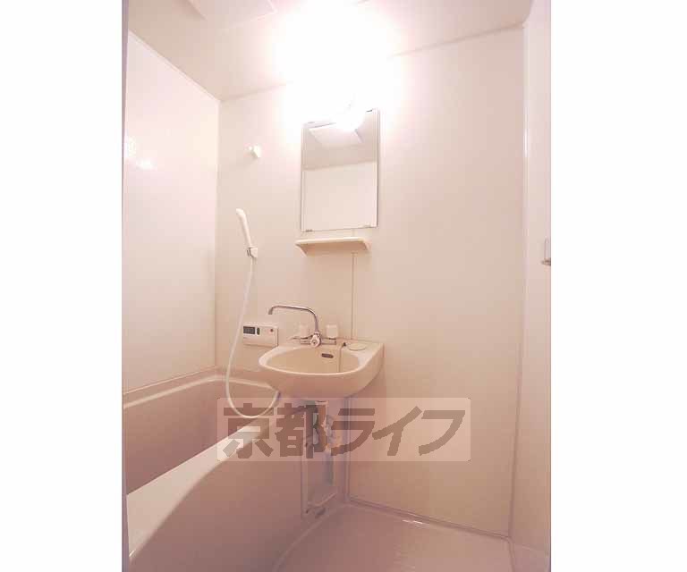 洗面設備　シンプルで使いやすそうな洗面台ですね。