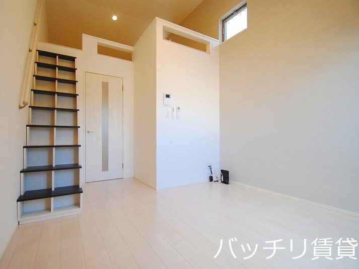 居室・リビング　同型タイプの為、現状を優先致します。