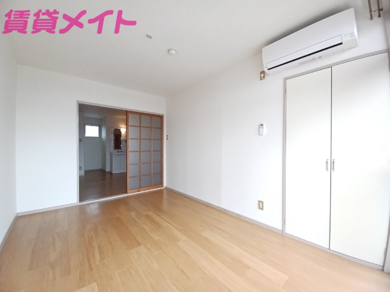 居室・リビング　同型参考写真
