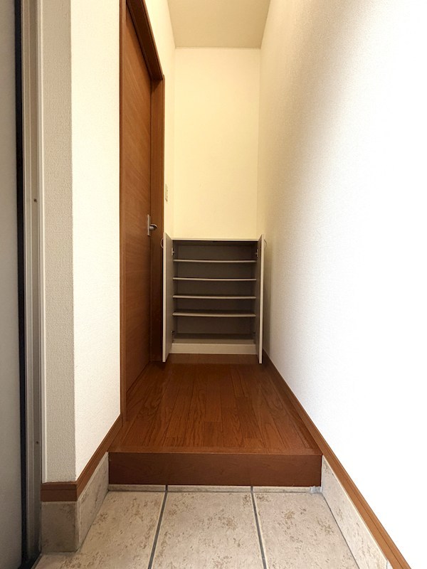 玄関　シューズボックス