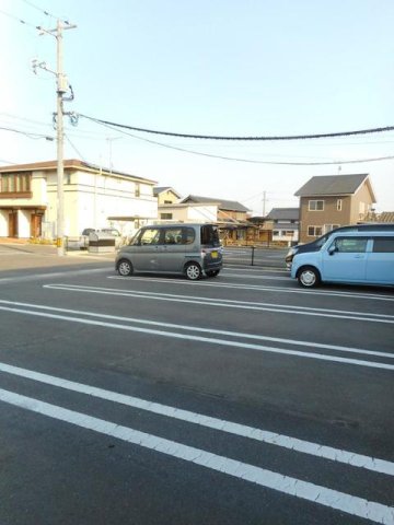 駐車場　駐車場に車を止められます
