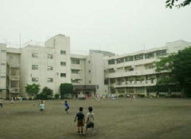 小学校　府中市立若松小学校（小学校）まで869m