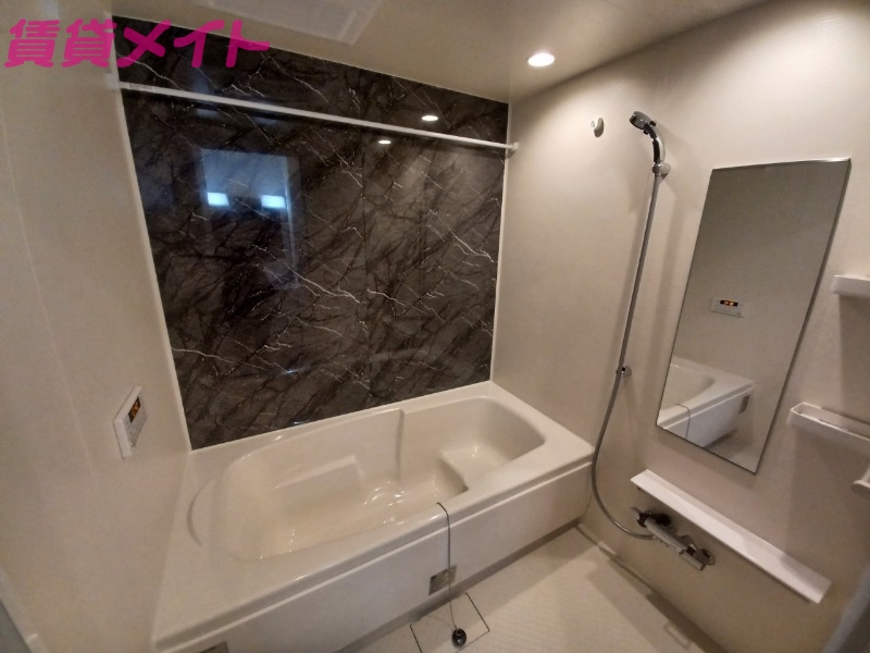 バス・シャワールーム　同物件別部屋参考写真