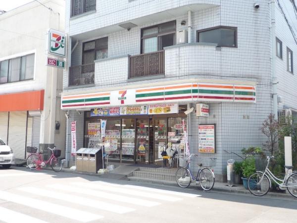 コンビニ　セブンイレブン江東東砂8丁目店（コンビニ）まで215m