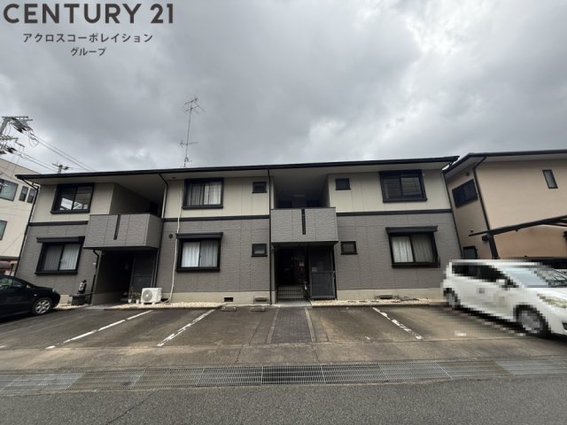 建物外観　敷地内に駐車場があります！