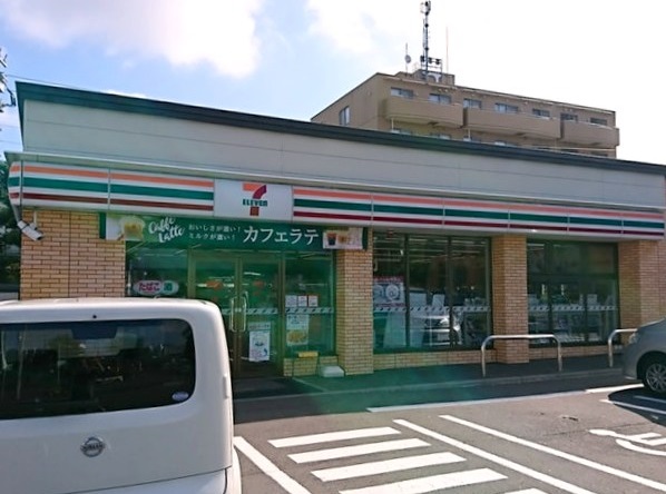 コンビニ　セブンイレブン札幌南郷通5丁目北店（コンビニ）まで208m