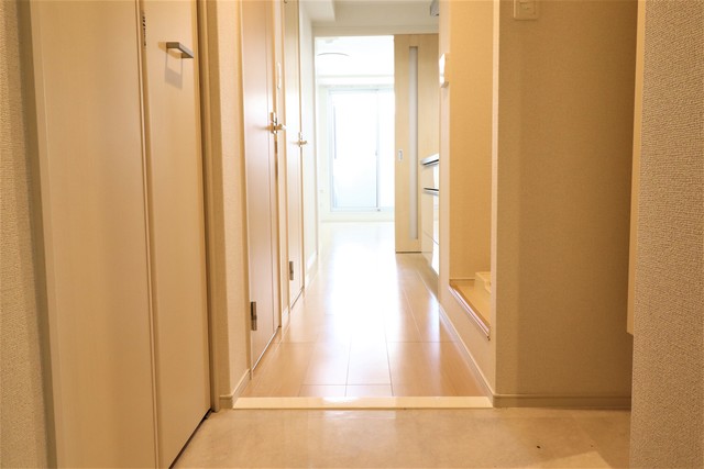 玄関　下駄箱付き　玄関
