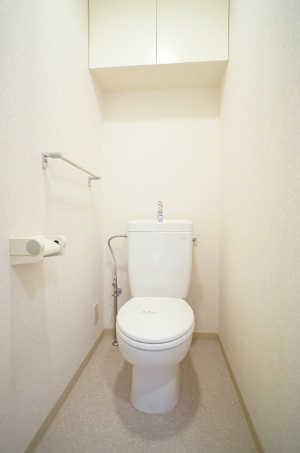 トイレ　参考写真（同建物別部屋のものです）