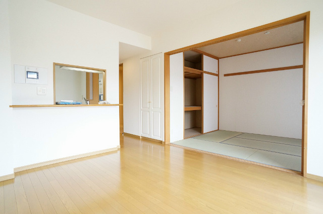居室・リビング　参考写真（同建物別部屋のものです）