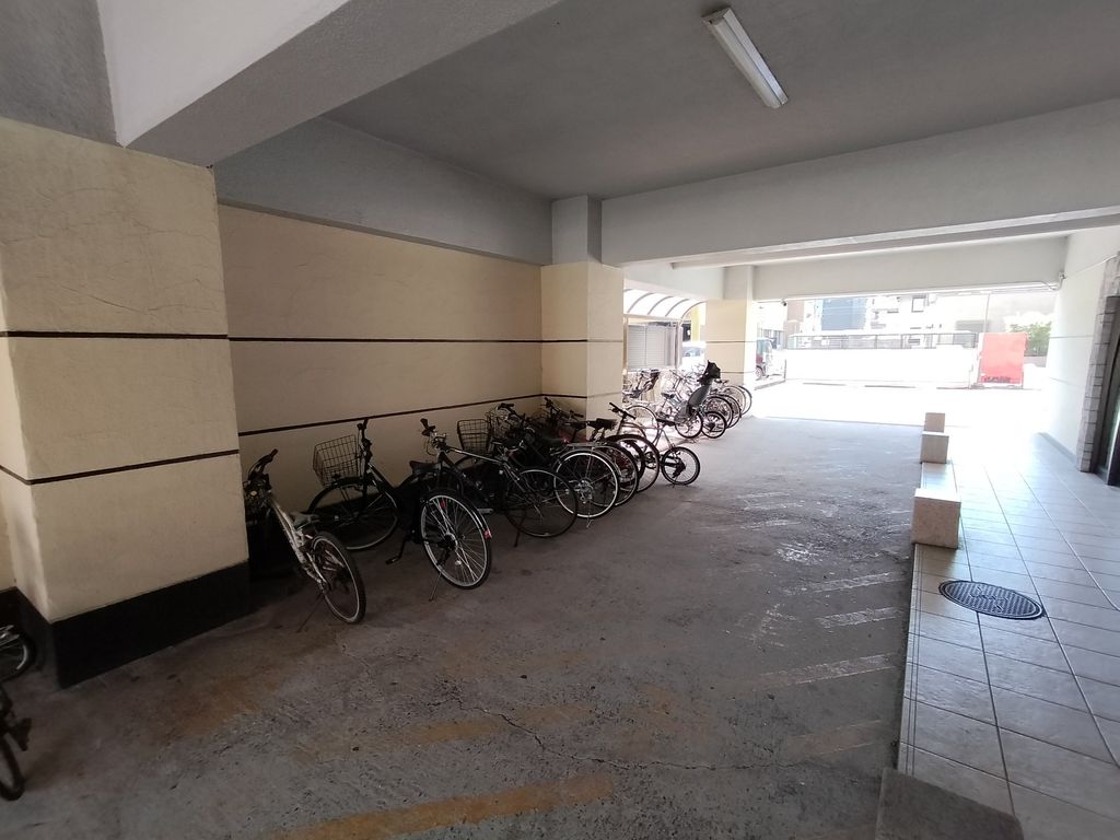 駐車場　駐車場