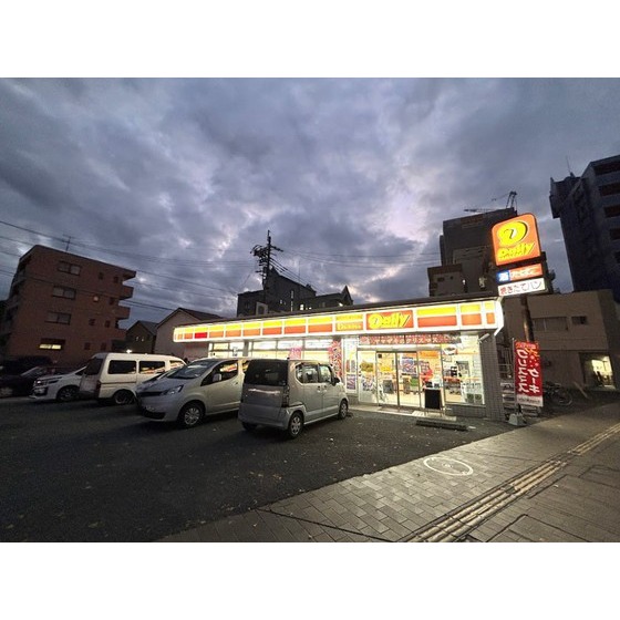 コンビニ　デイリーヤマザキ熊本大江本町店（コンビニ）まで251m