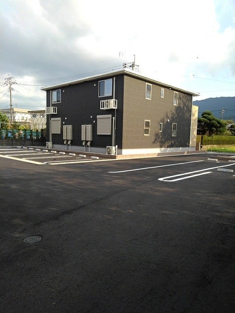 駐車場　駐車スペースもあります☆