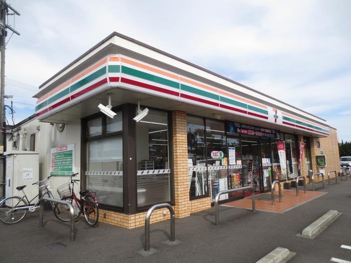 コンビニ　セブンイレブン宮崎檍小学校前店（コンビニ）まで200m