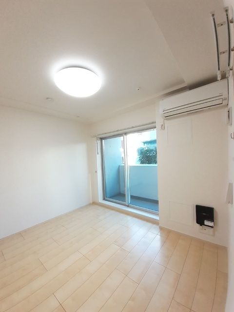居室・リビング　☆明るい居間☆